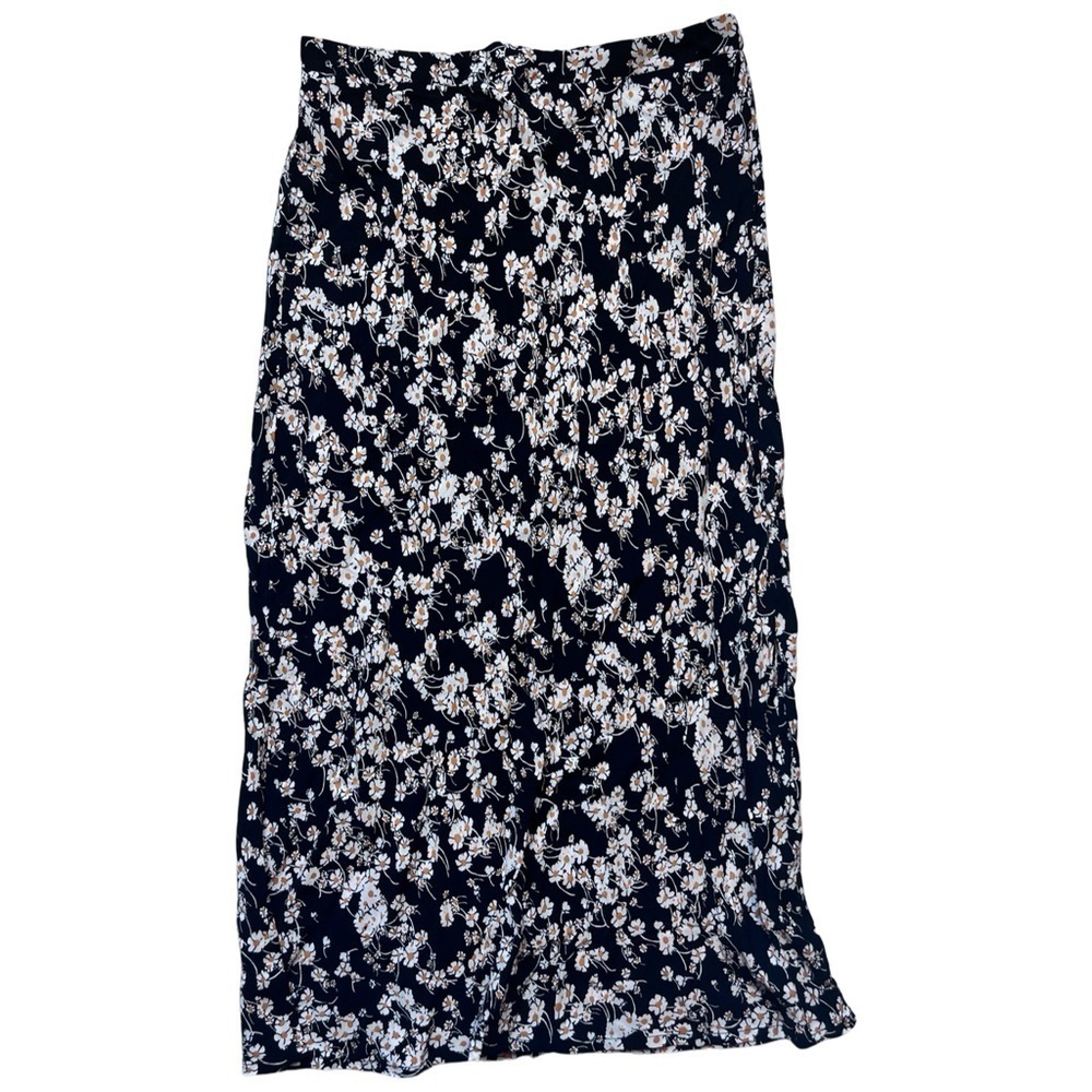 NWT Olivaceous Daisy Print Midi Skirt